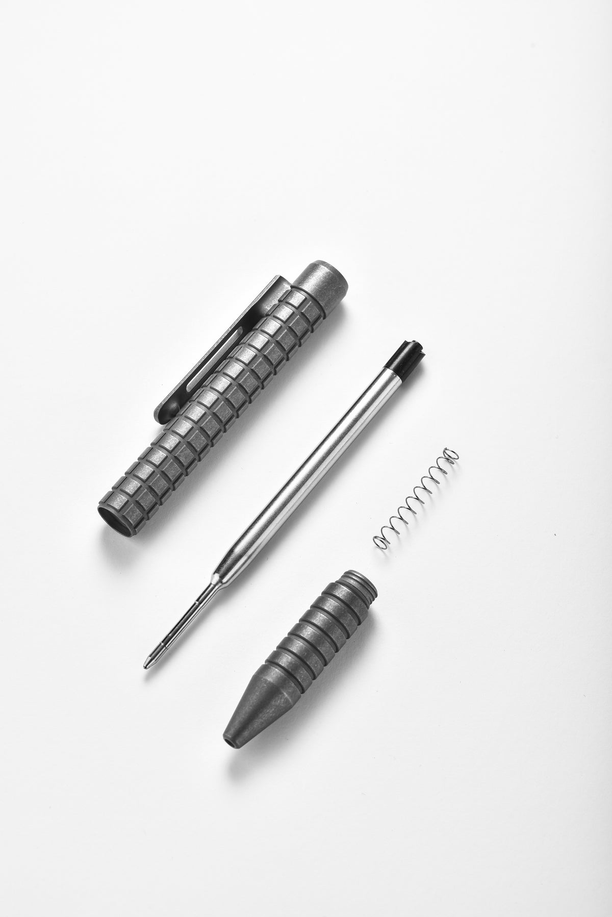 PioneerEDC Titanium Alloy Tactical Pen Portable Signature Pen for Outdoor Hiking Fun Bolt-Action Switch Fountain Pen